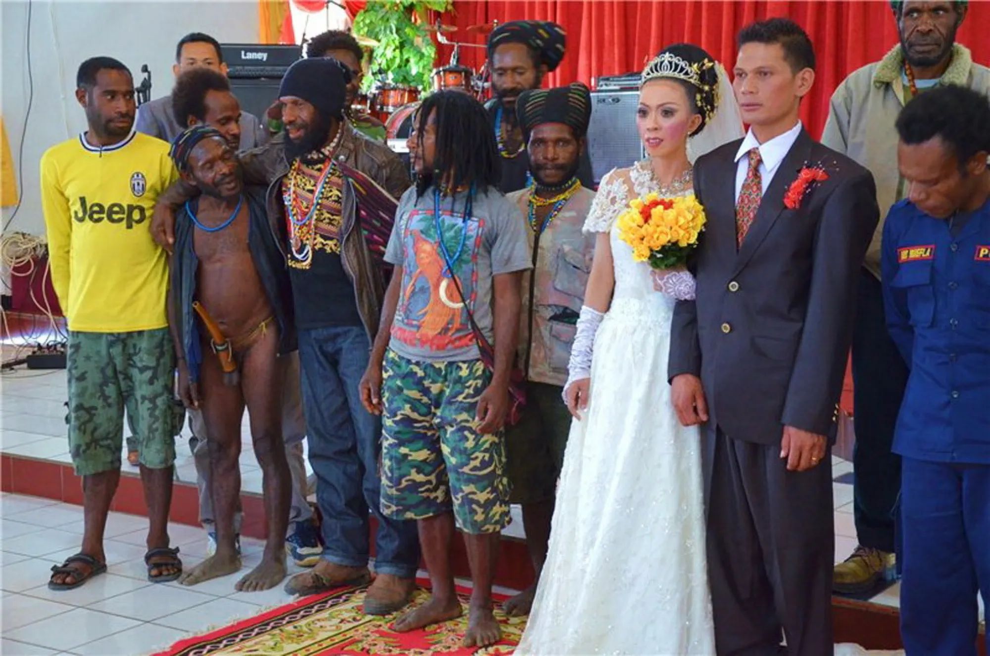 Не быть родственниками 3 с. Свадьба в Африке. Свадьба в Индонезии. Свадьба папуасов. Африканский жених.