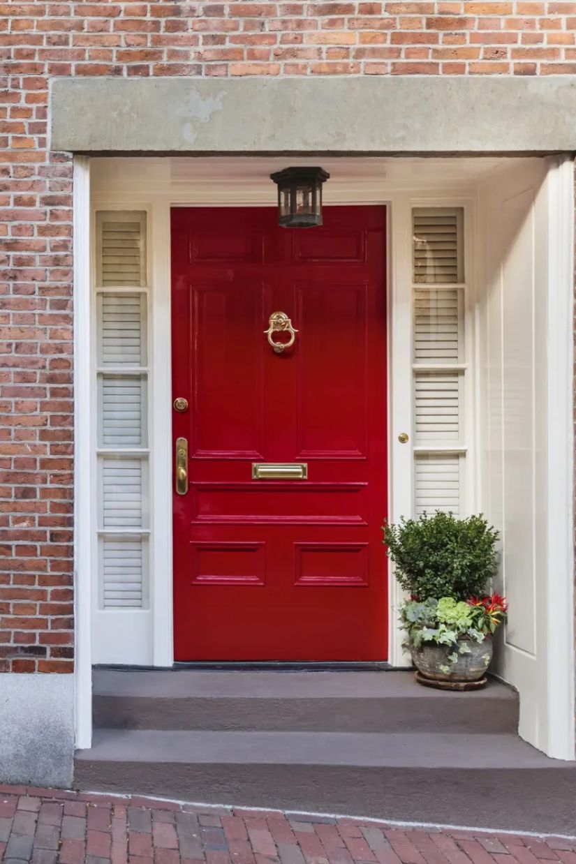 რატომ ღებავენ
შოტლანდიელები კარს
წითლად