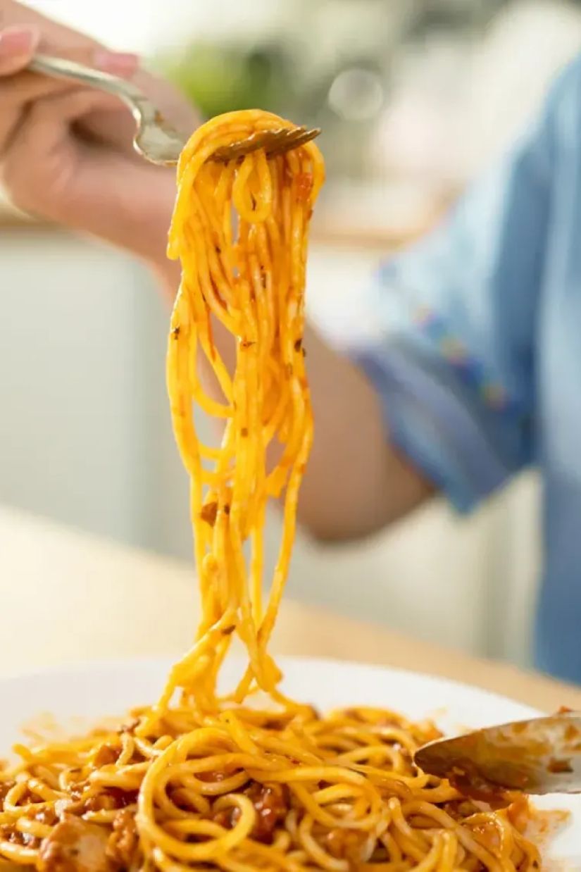 რატომ არ შეიძლება
მოხარშვის წინ სპაგეტის
დატეხვა?