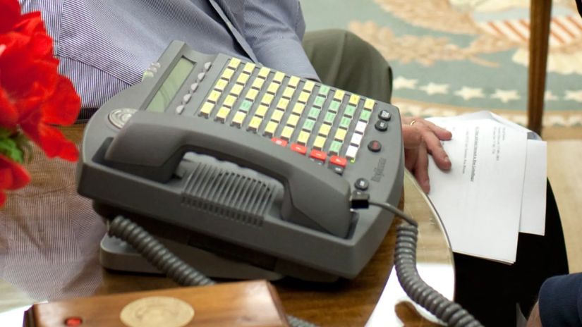 როგორ საუბრობენ
პრეზიდენტები ტელეფონით?