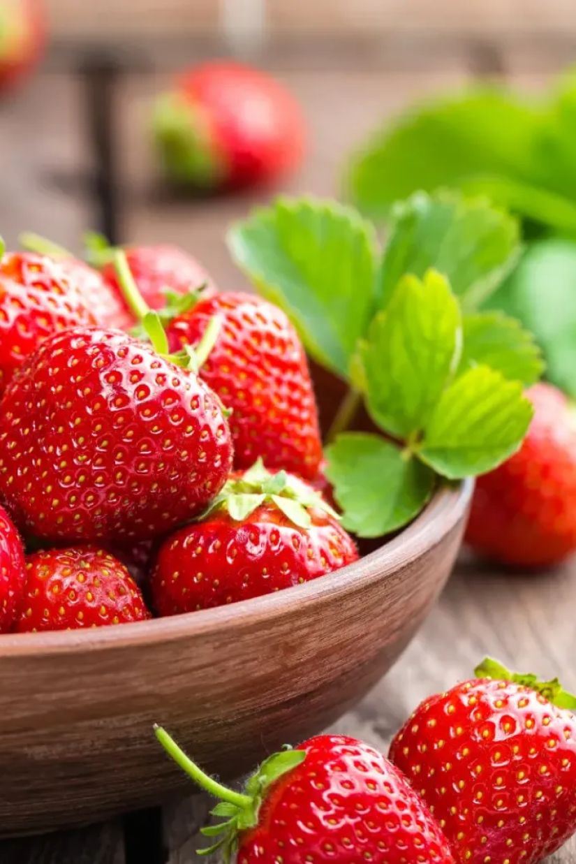 როგორ გავარჩიოთ
ბუნებრივად მოწეული
მარწყვი ქიმიკატებით
დამუშავებულისგან