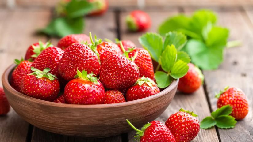 როგორ გავარჩიოთ
ბუნებრივად მოწეული
მარწყვი ქიმიკატებით
დამუშავებულისგან